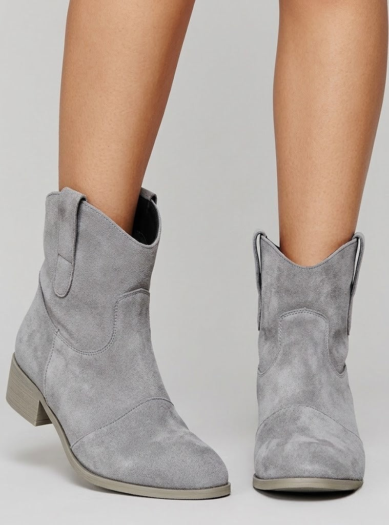 Aurora | Women's Ranch Style Winter Boots – Western Inspired Fall Boots